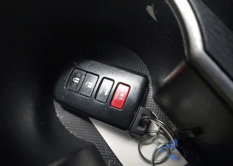 2015 Toyota Corolla S Plus z USA, uszkodzony, nr VIN 2T1BURHE5FC391873